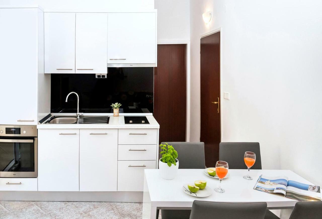 מימיצה Apartmani Lucica מראה חיצוני תמונה
